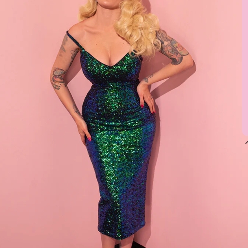 [SOLD] NWT Vixen by Micheline Pitt Glitz And Glam Dress Green Sequins Size Small